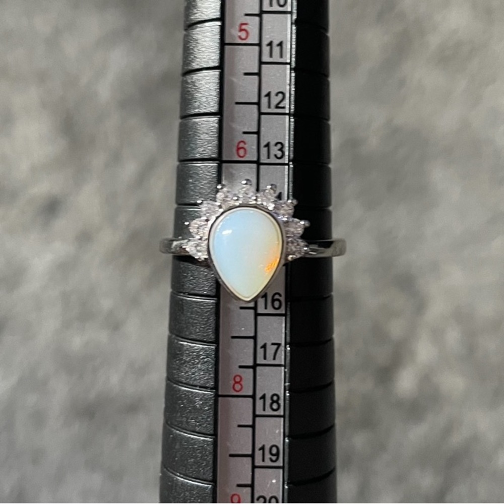 💛 2/$20 💛 Fragrant Jewels ring. Sz 7